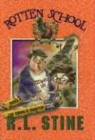R. L. Stine, R. L./ Park Stine, Trip Park - Dudes, the School Is Haunted!