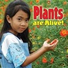 Molly Aloian - Plants Are Alive !