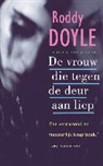 R. Doyle - De vrouw die tegen de deur aan liep / druk 1
