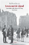 Barbara Beuys - Leven met de vijand