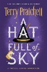 Terence David John Pratchett, Terry Pratchett - A Hat Full of Sky