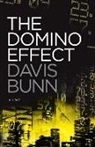 Davis Bunn, T. Davis Bunn - The Domino Effect
