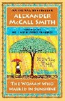 Alexander McCall Smith - The Woman Who Walked in Sunshine