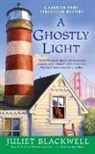 Juliet Blackwell - A Ghostly Light