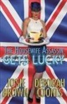 Josie Brown, Deborah Coonts - The Housewife Assassin Gets Lucky