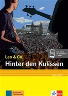 Elk Burger, Elke Burger, Hans Peter Richter, The Scherling, Theo Scherling - HINTER DEN KULISSEN, LIVRE + ONLINE (A2-B1)