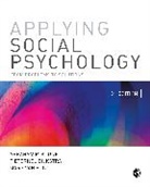Abraham P Buunk, Abraham P Dijkstra Buunk, Abraham P P Buunk, Abraham P P Dijkstra Buunk, Abraham P. Buunk, Pieternel Dijkstra... - Applying Social Psychology