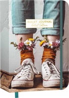 Mary-Ann Weber - Pocket Bullet Journal Artist Edition "Bloomin' socks"