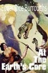 Edgar Rice Burroughs - At the Earth's Core