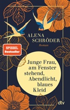 Alena Schröder - Junge Frau, am Fenster stehend, Abendlicht, blaues Kleid