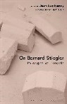 Shaj Mohan, Jean-Luc Nancy, Shaj Mohan, Mohan Shaj, Jean-Luc Nancy, Nancy Jean-Luc - On Bernard Stiegler