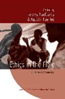 Jeremy Fuentes Macclancy, Agustín Fuentes, Jeremy Macclancy - Ethics in the Field
