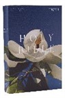 Catholic Bible Press, Catholic Bible Press - Nrsv Catholic Edition Bible, Magnolia Paperback (Global Cover Series)