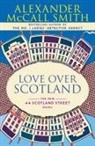 Alexander McCall Smith, Iain McIntosh - Love over Scotland