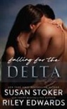 Riley Edwards, Susan Stoker - Falling for the Delta