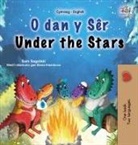Kidkiddos Books, Sam Sagolski - Under the Stars (Welsh English Bilingual Kids Book)