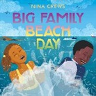Nina Crews, Nina Crews - Big Family Beach Day
