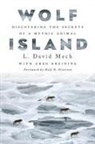 L David Mech, L. David Mech, L. David/ Breining Mech - Wolf Island