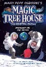 Jenny Laird, Kelly Matthews, Nichole Matthews, Mary Pope Osborne - Midnight on the Moon Graphic Novel