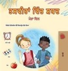 Kidkiddos Books - Words in Pictures - My Day (Punjabi Gurmukhi Children's Book)
