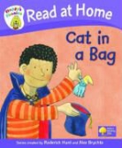 Rod Hunt, Roderick Hunt - Read At Home: Floppy's Phonics: L1b: Cat in a Bag