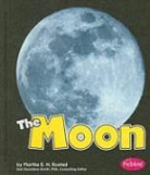 Martha E. H. Rustad, Gail Saunders-Smith - The Moon