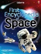 Dowsell, Paul Dowsell, Paul Dowswell, Paul Dowswell, Gary Bines, David Hancock... - First Encyclopedia of Space