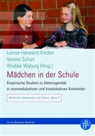Eva Breitenbach, Metz-Göckel, Corinna Steber, Leonie Herwartz-Emden, Veren Schurt, Verena Schurt... - Mädchen in der Schule