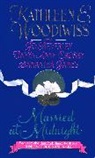 James Beverley, Various, Kathleen E Woodiwiss, Kathleen E. Woodiwiss, James Beverley - Married at Midnight