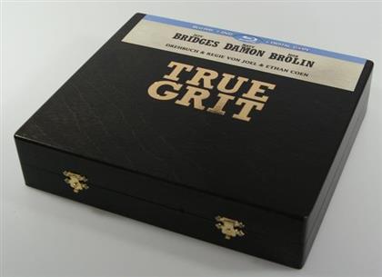 True Grit - (Streng limitierte Blu-ray & DVD Steelbook-Combo in Holzbox) (2010)