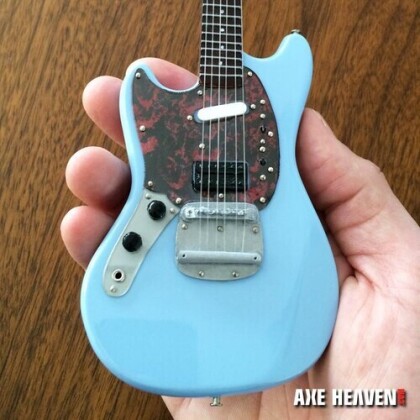 Axe Hvn Fm001 Kurt Cobain Nirvana Fender Mustang G