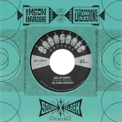 Moon Invaders Vs The Upsessions - Soundclash Vol.2 (7" Single)