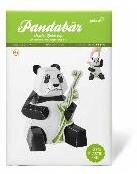 Papierspielzeug. Panda mit Bambus