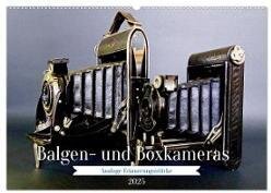Balgen- und Boxkameras - Analoge Erinnerungsstücke (Wandkalender 2025 DIN A2 quer), CALVENDO Monatskalender