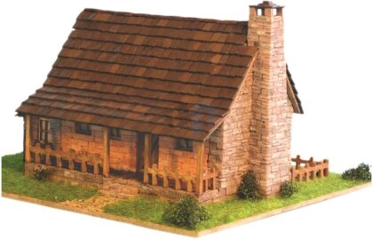 3D Ceramic Model Kit - Old Farmhouse (26 x 14 x 22 cm)
