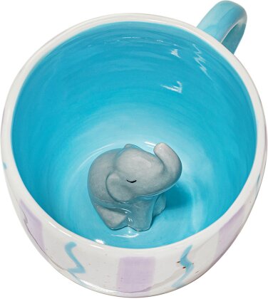 Elefant versteckt Tasse