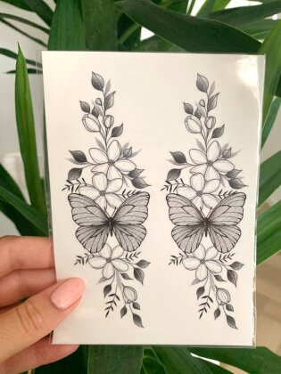 Schmetterling Floral Tattoo