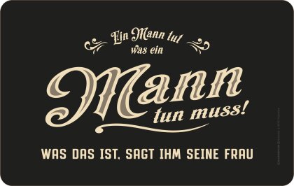 Ein Mann tut BRETTCHEN